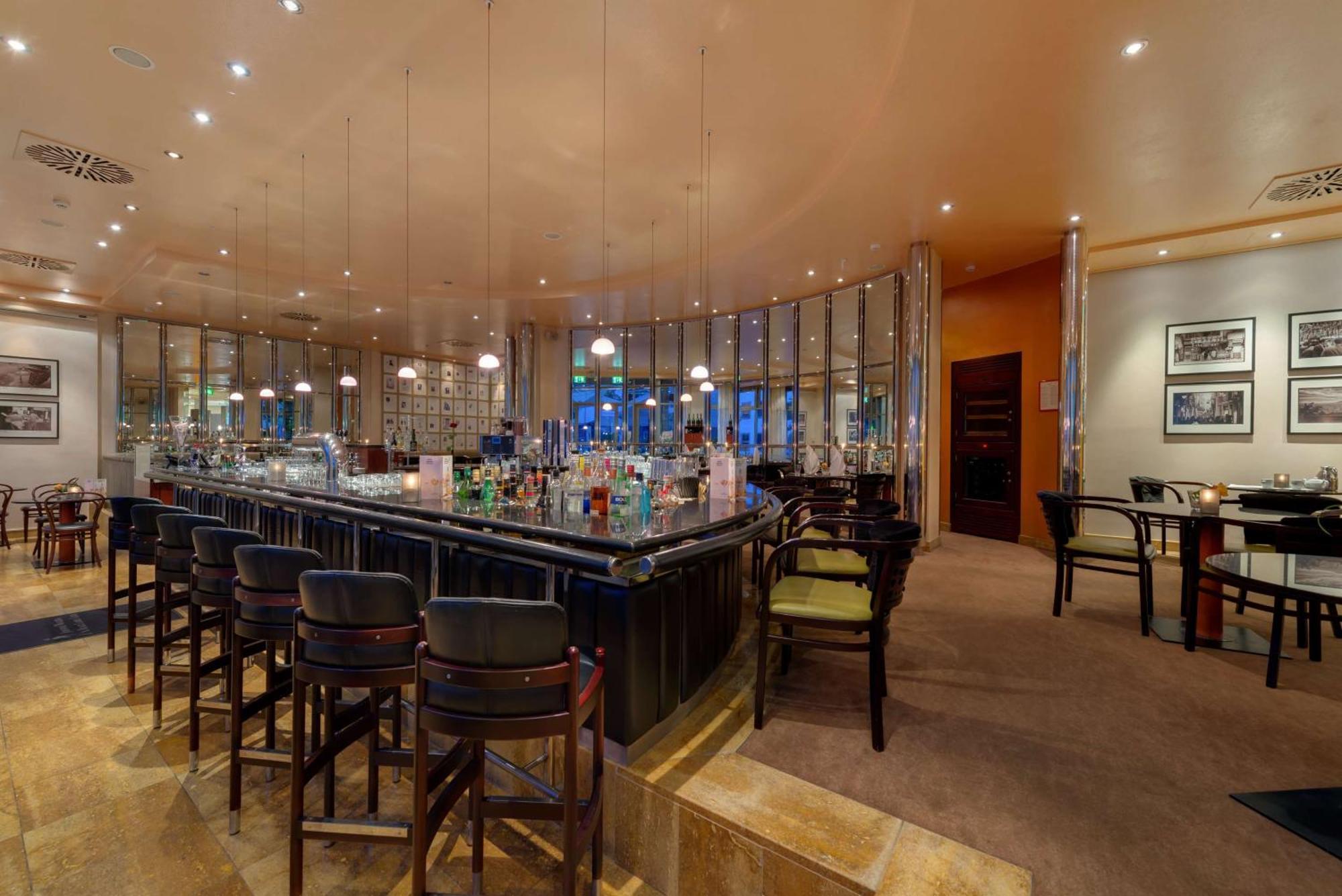 First Inn Hotel ซวิคเคา ภายนอก รูปภาพ