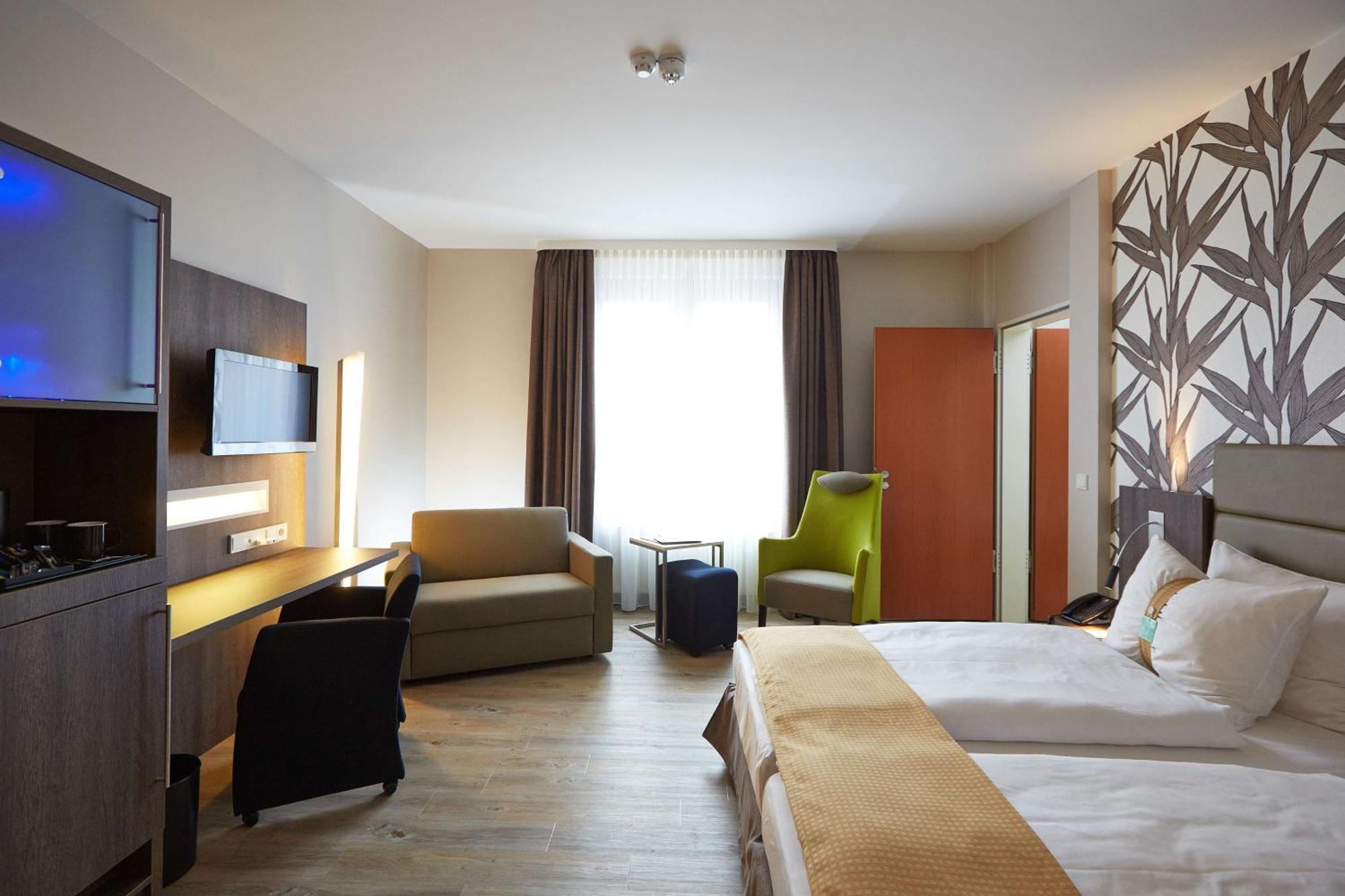 First Inn Hotel ซวิคเคา ภายนอก รูปภาพ