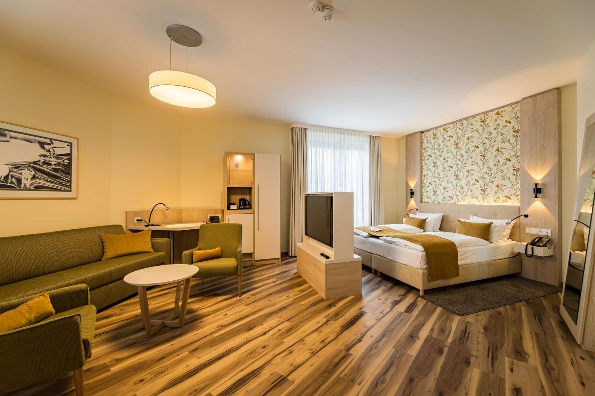 First Inn Hotel ซวิคเคา ภายนอก รูปภาพ
