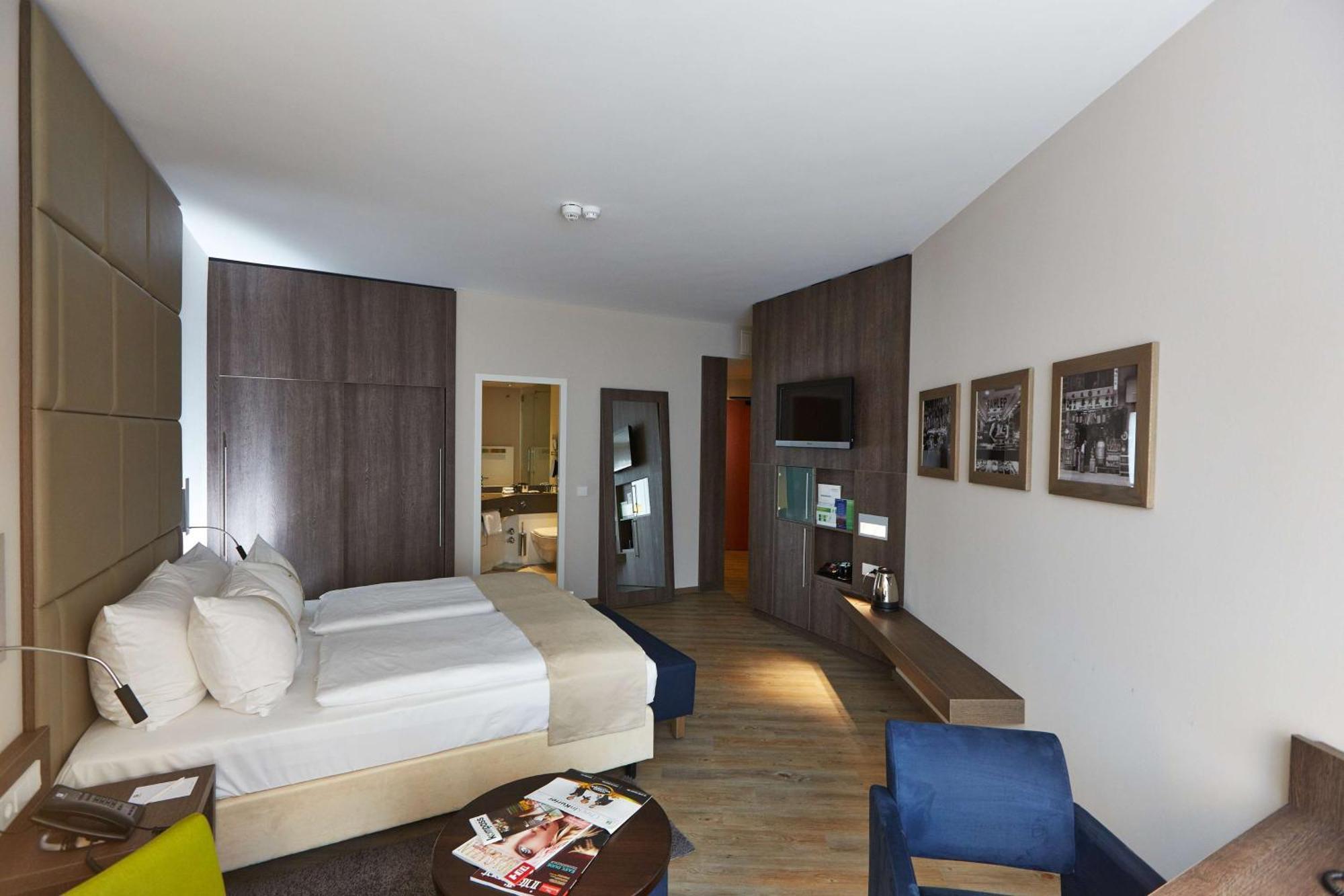 First Inn Hotel ซวิคเคา ภายนอก รูปภาพ