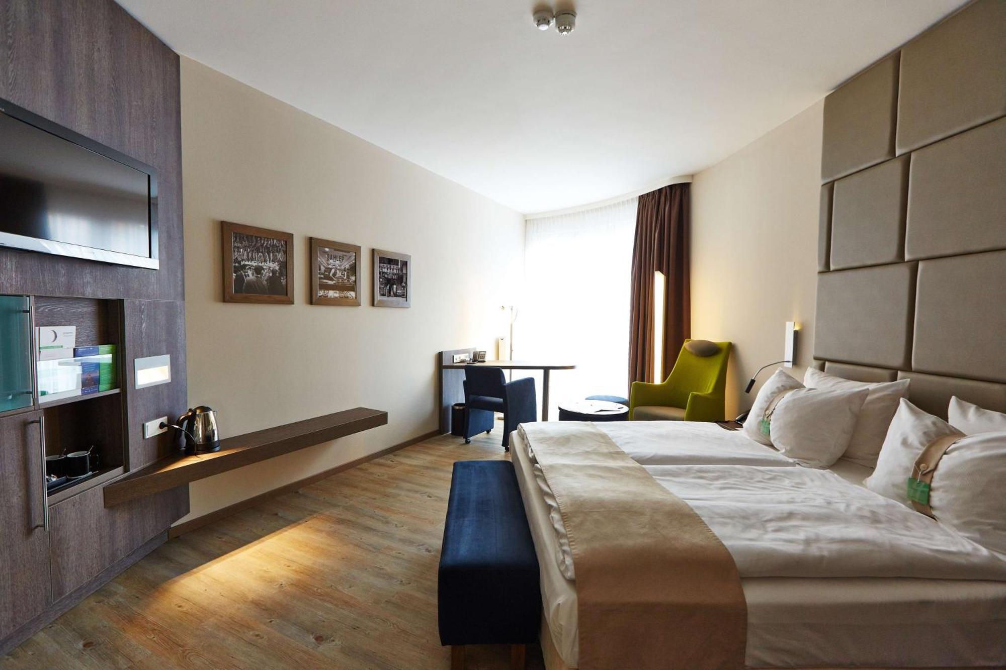 First Inn Hotel ซวิคเคา ภายนอก รูปภาพ