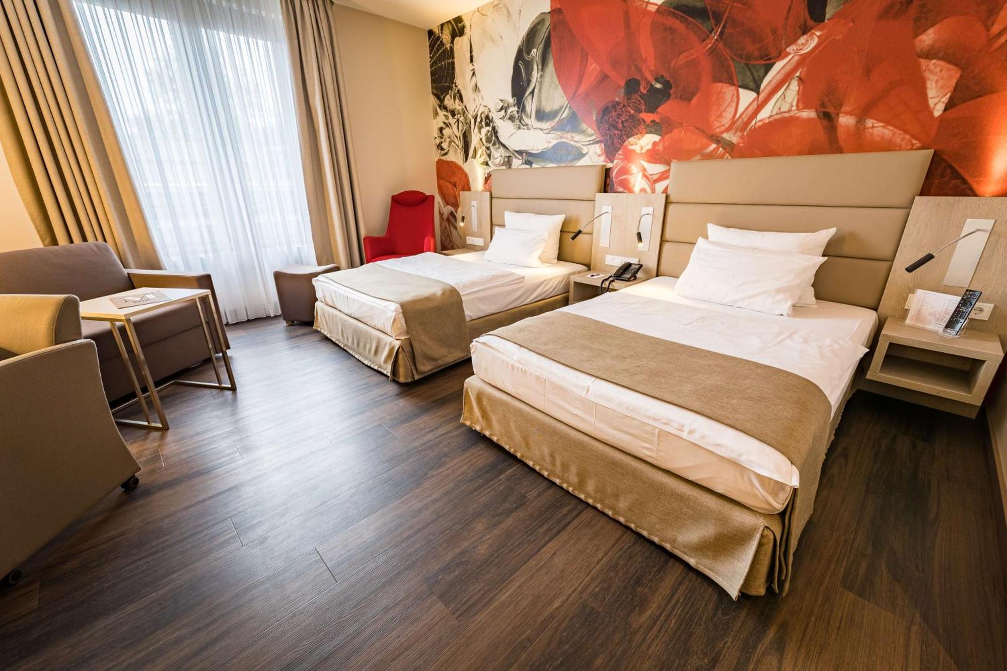 First Inn Hotel ซวิคเคา ภายนอก รูปภาพ
